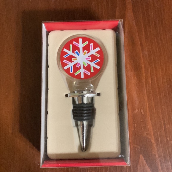 Snowflake Wine Bottle Stopper - Picture 2 of 6